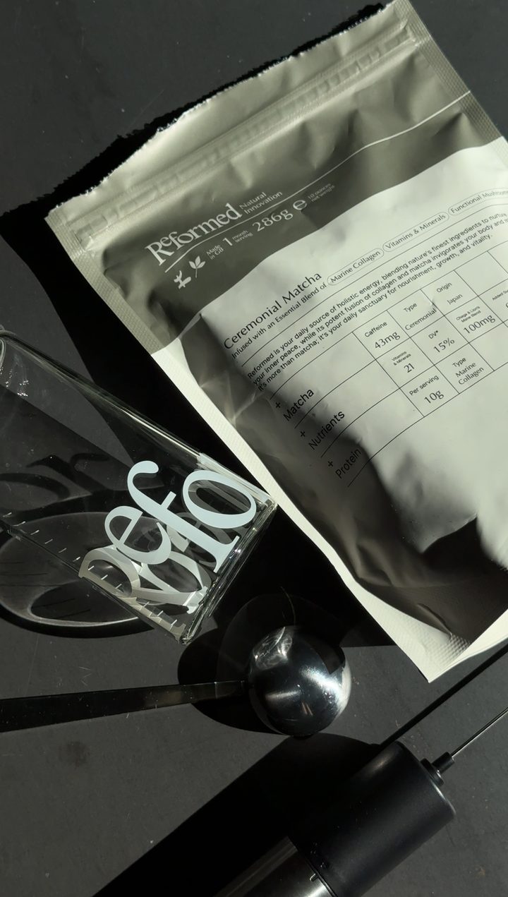 Reformed matcha packet and whisk